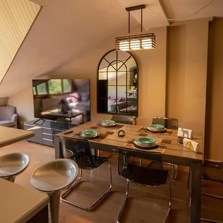 Inmobiliaria - Admite Mascotas * Formigal